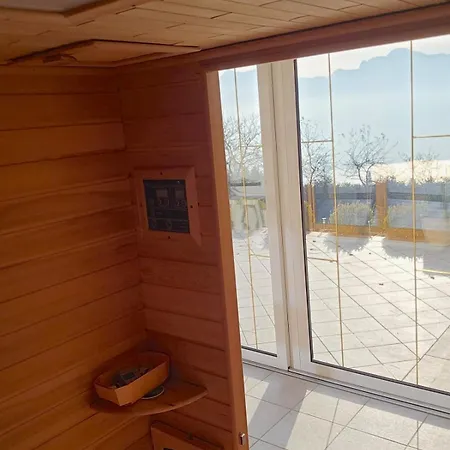 Kultique Chalet *